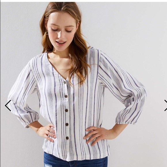 LOFT Tops - ⭐️HP⭐️ Loft  Blouse